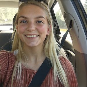 Meet your Posher, Angela